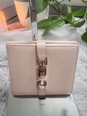 Gucci Jackie pink Bi-Fold Wallet with Gold Accent